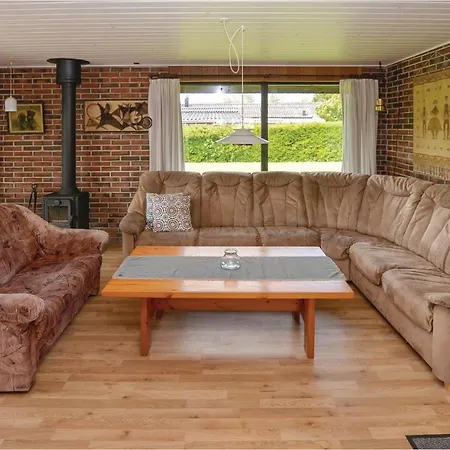 3 Bedroom Cozy In Sydals Holiday home